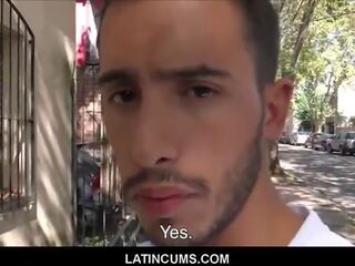 Heteroseksuaalne latino twink adolescent perses jaoks raha