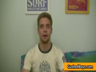 Sean получава негов удивителни тийн убождане wanked и strocked 9 от gusthis chabdboys